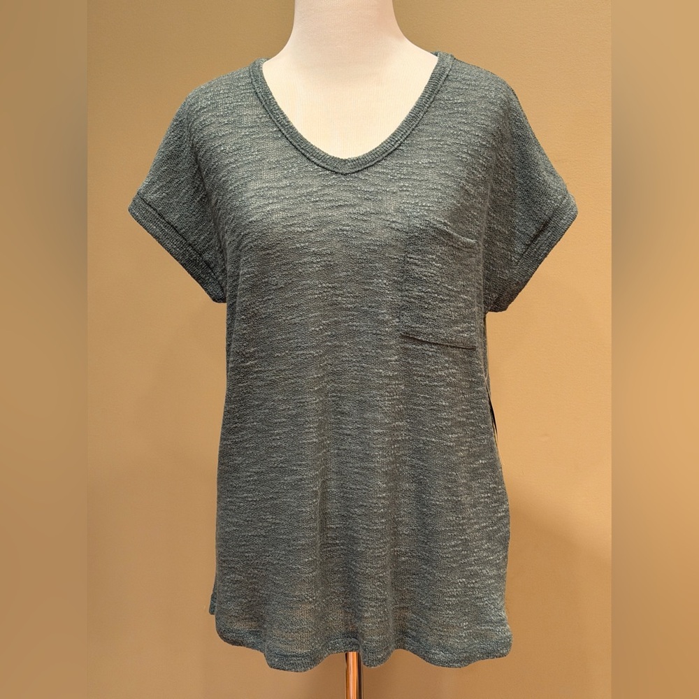 Pink Clover Textured Green V-Neck Short Sleeve Pocket Tee - Size Small NWT